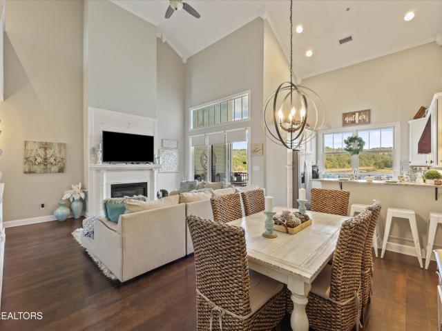 Condo for sale in Waterside Condominiums, Andersonville