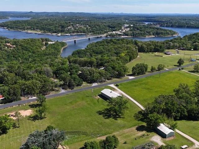 House for sale in Barry, Missouri
