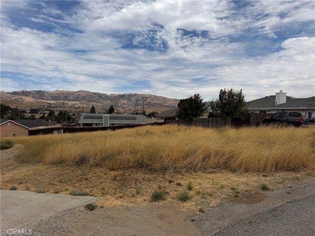 Land for sale in Tehachapi, California