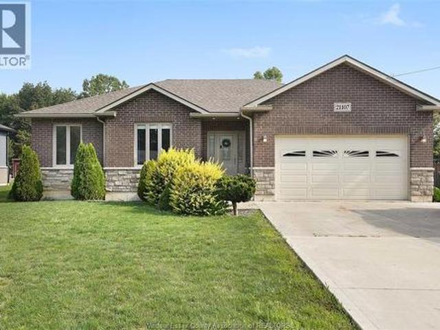 House for sale in Chatham–kent, Ontario