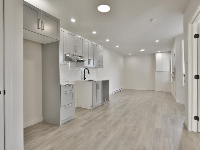 Apartment for rent in St. Leonard's, Quebec