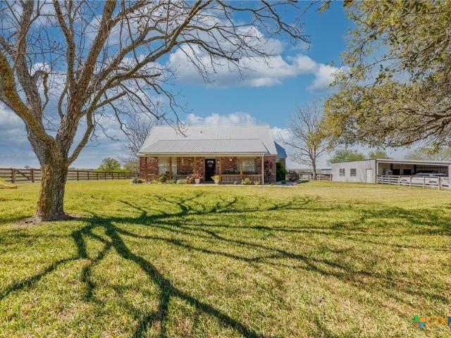 House for sale in Yoakum, DeWitt County