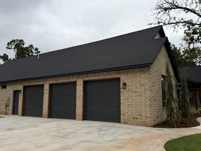 House for sale in Harrah, Oklahoma County