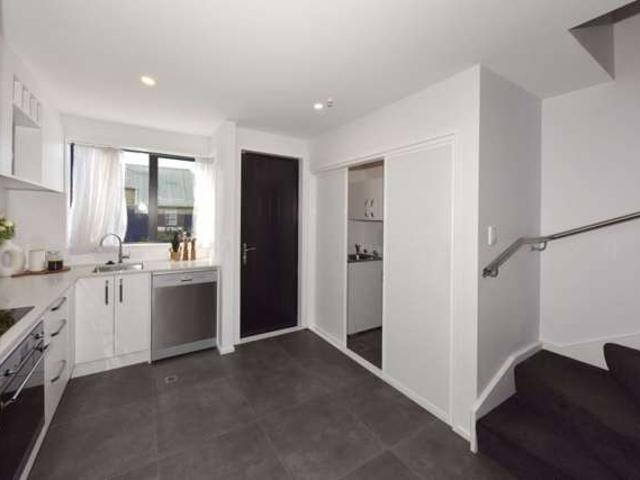 Property for sale in Saint Albans, Canterbury
