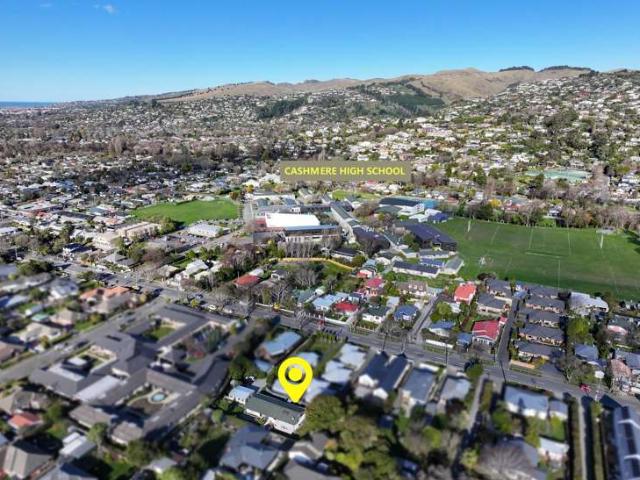 Apartment for sale in Chaslands, Canterbury