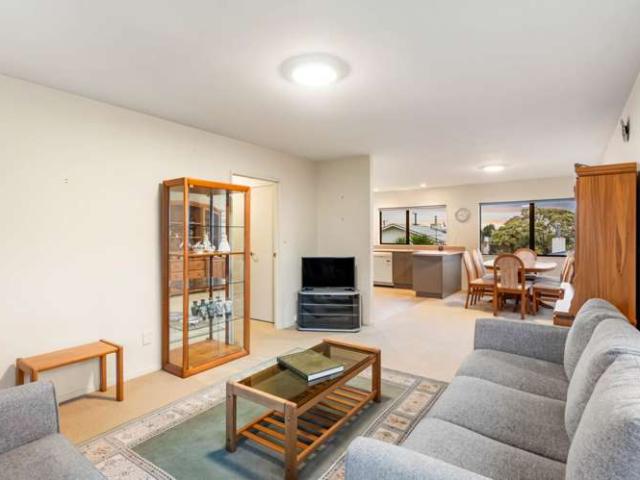 House for sale in Blockhouse Bay, Oroua County
