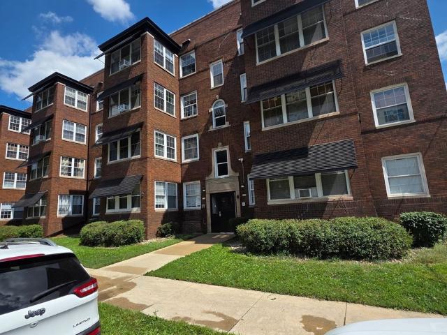 Apartment for rent in Roanoke-Randolph Street Historic District, Peoria