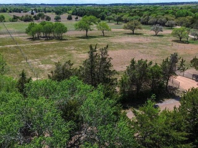 Land for sale in Flatonia, Texas