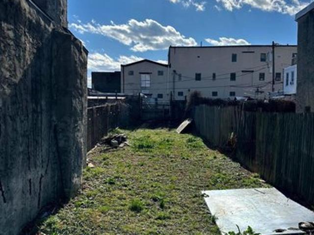 Land for sale in Philadelphia, Pennsylvania
