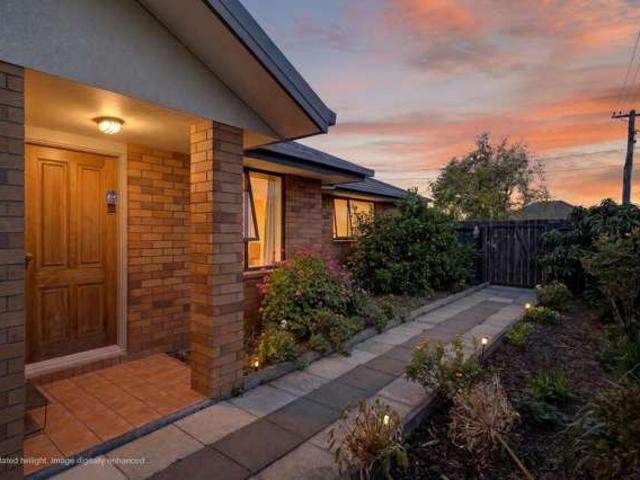 House for sale in Chaslands, Canterbury