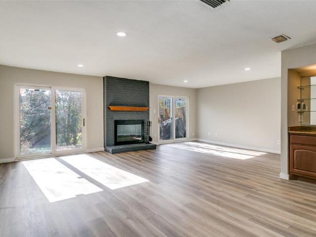 Townhouse for sale in Carrollton, Texas