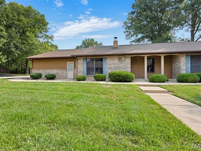 Condo for sale in Belleville, Illinois
