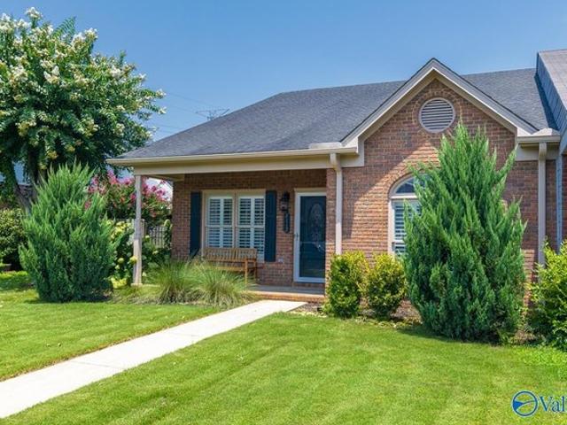 Townhouse for sale in Decatur, Alabama