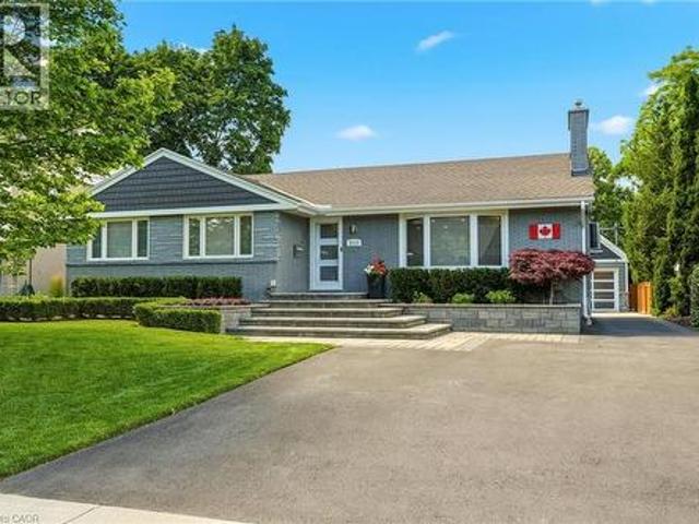 House for sale in Burlington, Ontario