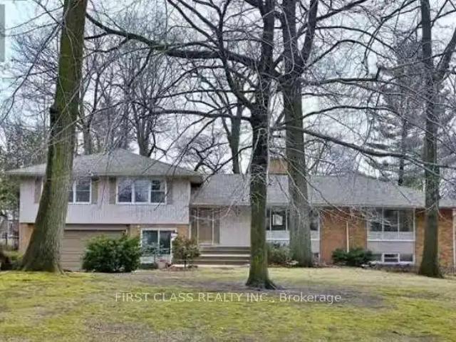 House for rent in Ennisclare Park, Oakville