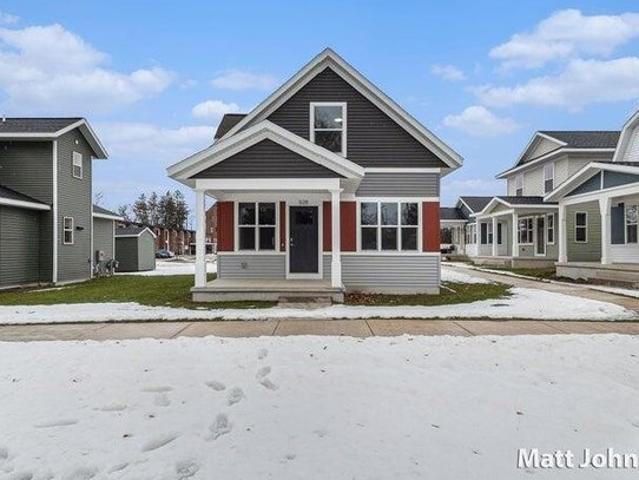 House for sale in Third Ward, Grand Rapids