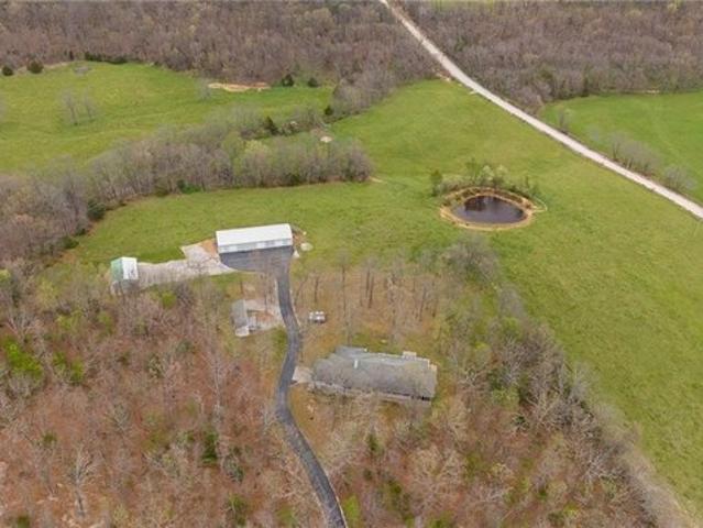 House for sale in Stone, Missouri