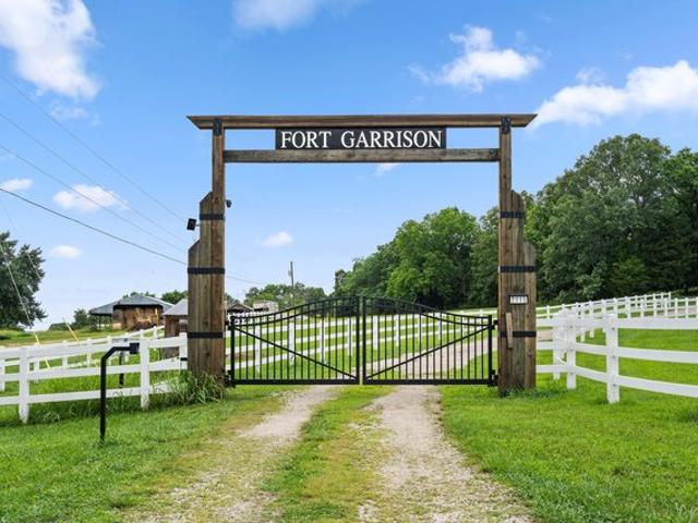 House for sale in Bradleyville, Missouri