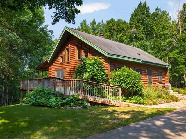 House for sale in Hubbard, Minnesota