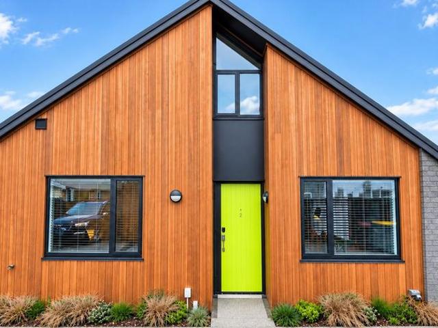 House for rent in Edgeware, Linwood-Central-Heathcote Community
