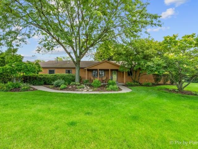 House for sale in Mchenry, Illinois