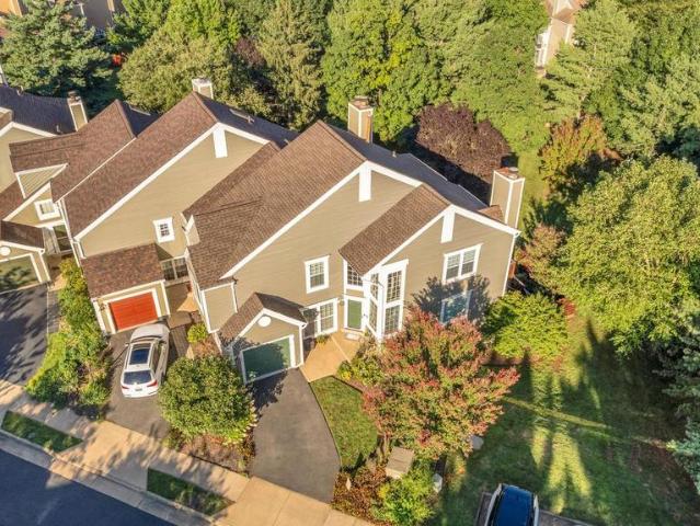 Townhouse for sale in Ashburn Farm, Ashburn