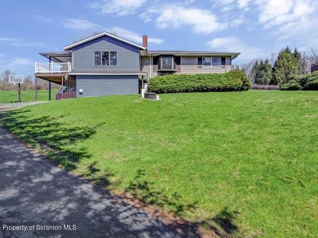 House for sale in La Plume, Pennsylvania