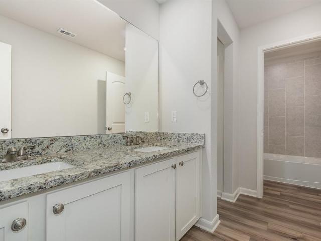 House for sale in Shadowbend, Anna