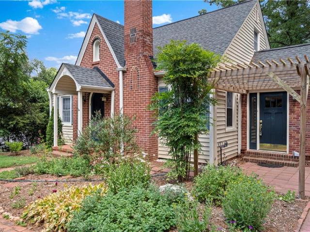 House for sale in Pfafftown, North Carolina