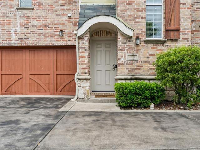 Townhouse for sale in Carrollton, Texas
