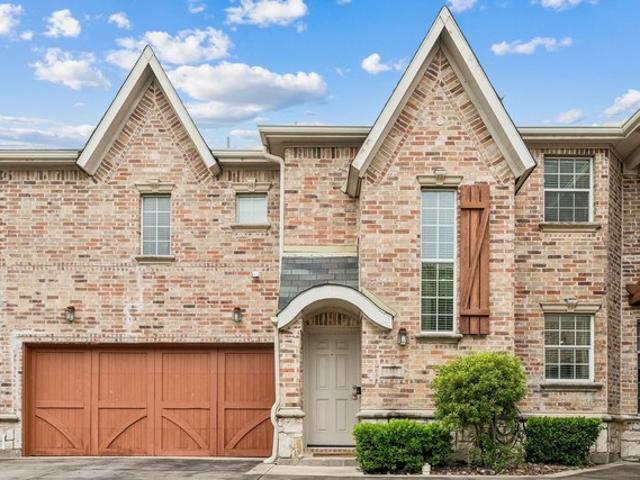 Townhouse for sale in Carrollton, Texas