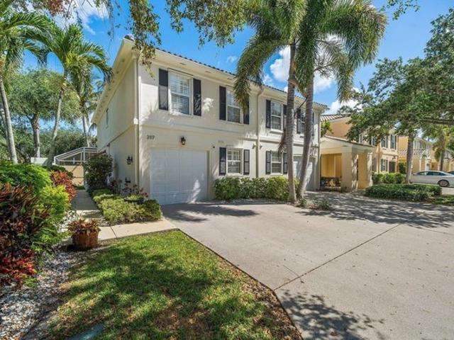 Townhouse for sale in West Palm Beach, Florida