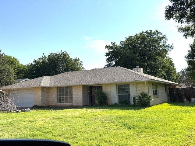 House for sale in Taylor, Texas