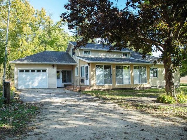 House for sale in Shell Rock, Butler County