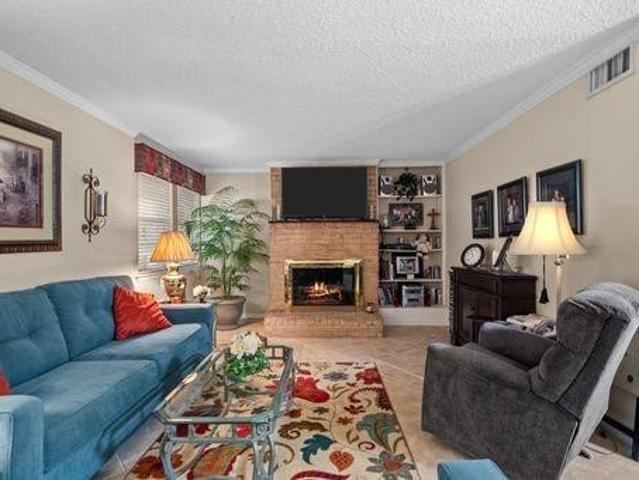 Townhouse for sale in Dickinson