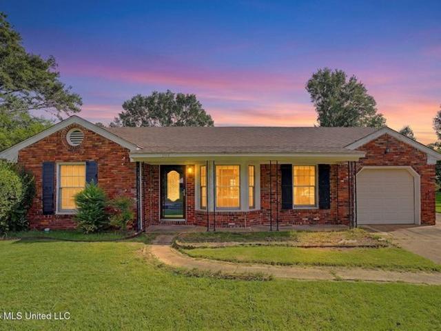 House for sale in Southaven, Mississippi