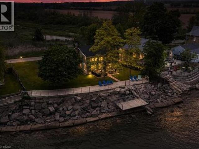 House for sale in Ontario