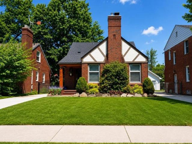 House for sale in Grosse Pointe Woods, Wayne County