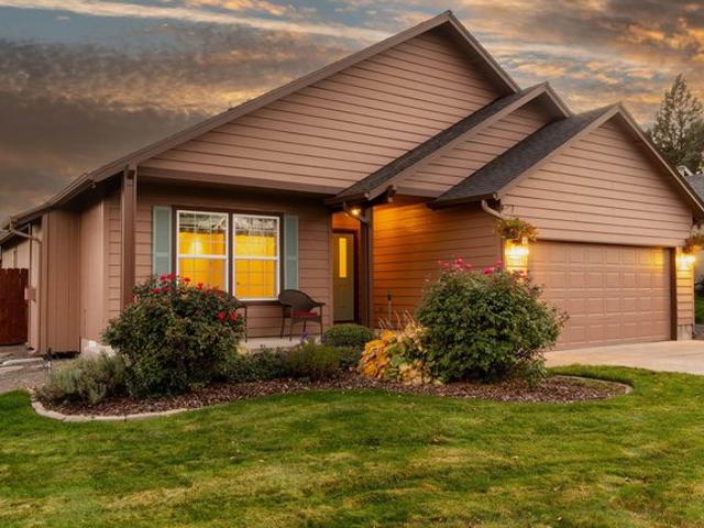 House for sale in Redmond, Deschutes County