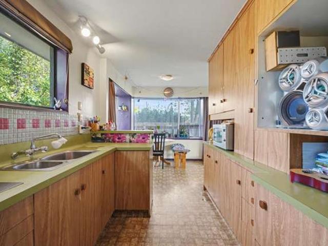 House for sale in Chaslands, Canterbury