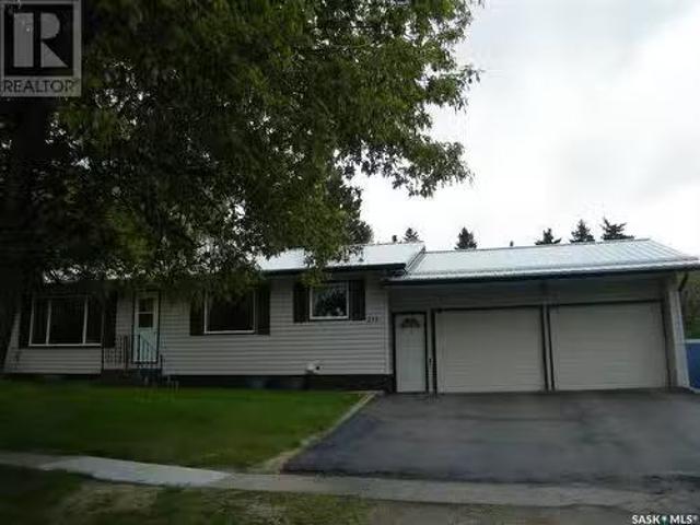 House for sale in Middle Lake