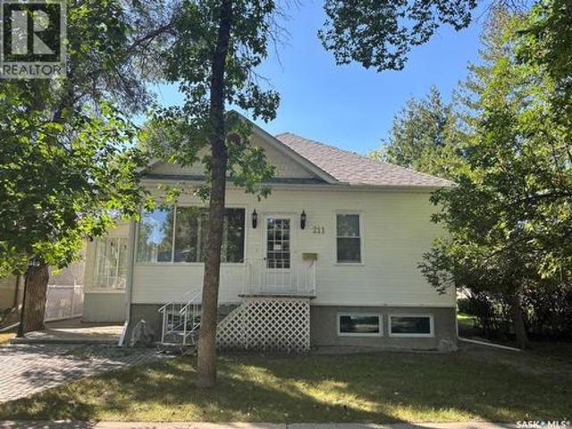 House for sale in Maple Creek, Saskatchewan