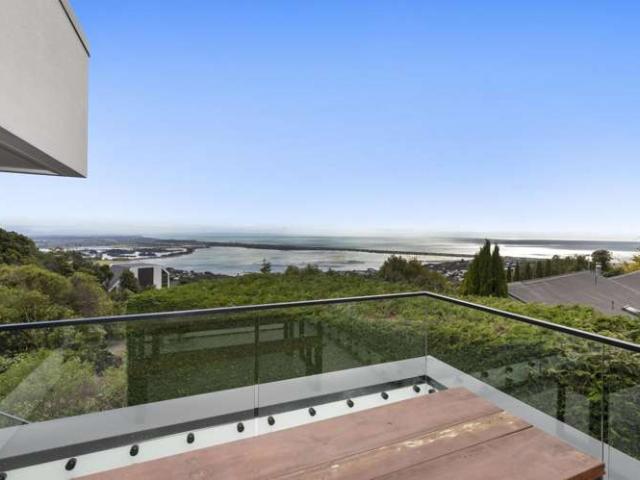 House for sale in Chaslands, Canterbury