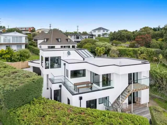 House for sale in Chaslands, Canterbury