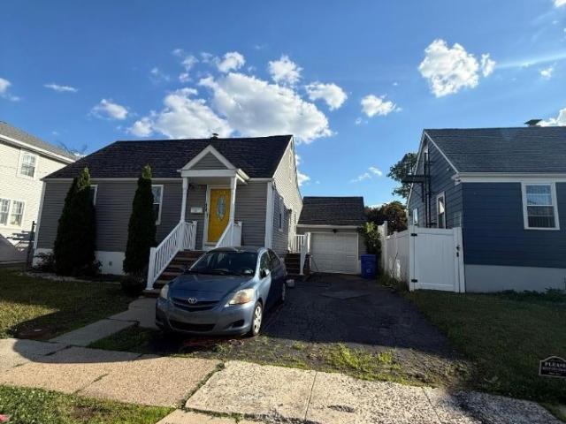 House for sale in Linden, New Jersey