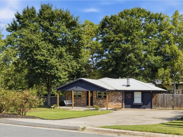 House for sale in Alpharetta, Fulton County