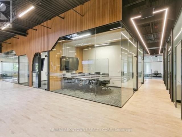 Commercial for rent in Mississauga, Ontario