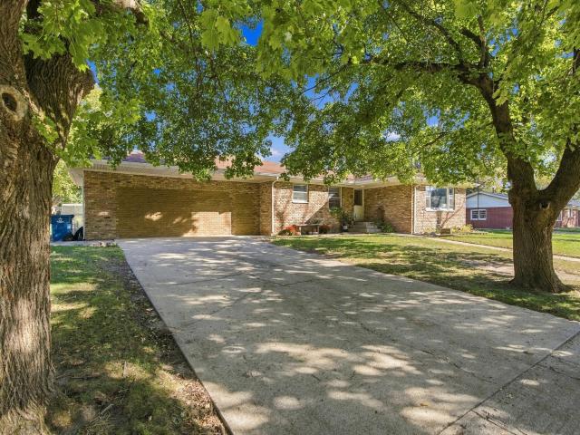 House for sale in De Motte, Jasper County