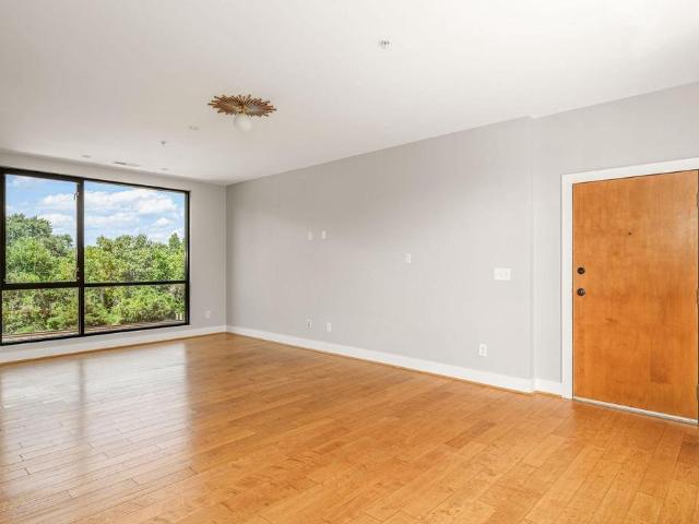 Condo for sale in Virginia
