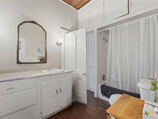 House for sale in Nixon, Texas